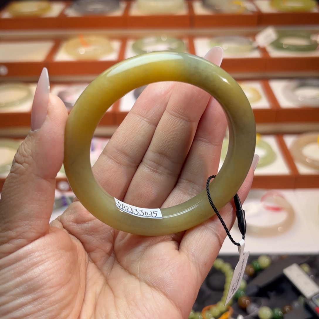 和田玉未镶嵌手镯新疆楼兰三色手镯