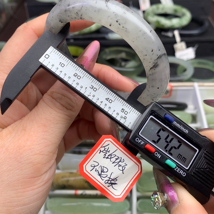 蛇纹石玉手镯未镶嵌973