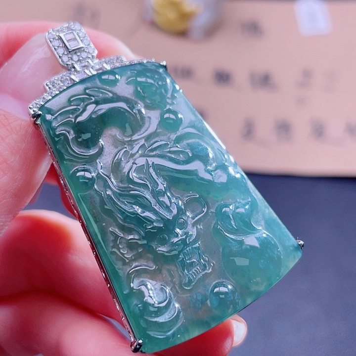 翡翠吊坠(不含链)未镶嵌