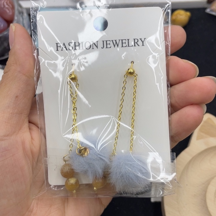 硅化珊瑚（珊瑚玉）颈饰合金