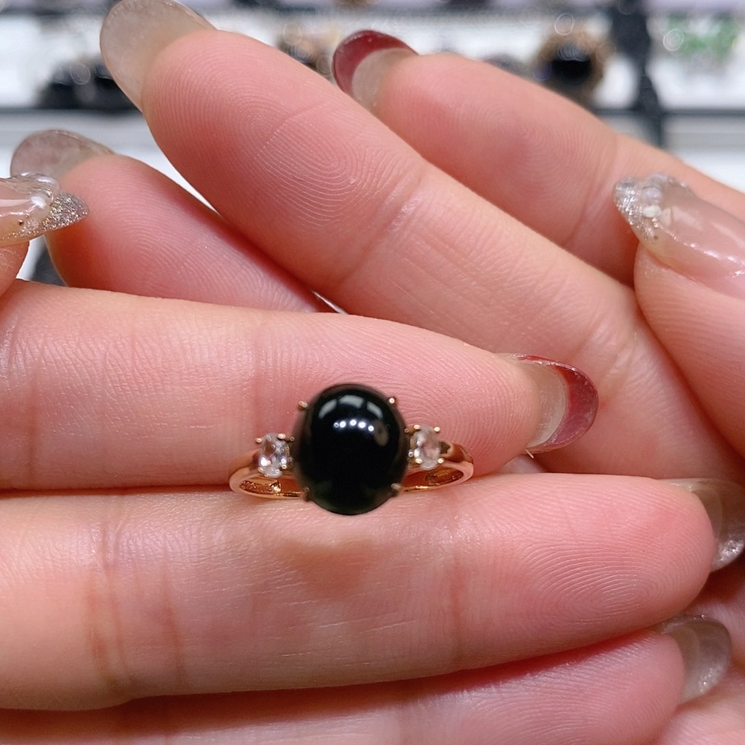 翡翠戒指18K金镶嵌戒指