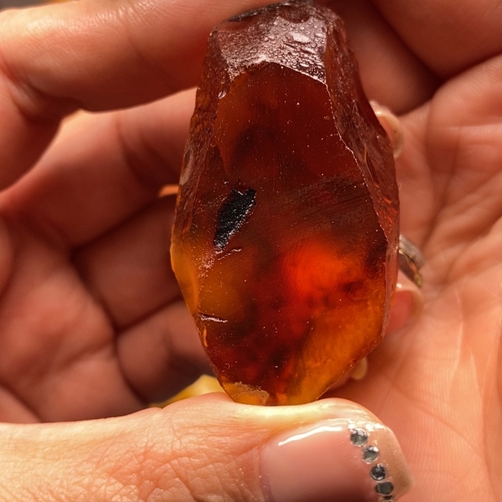 定制琥珀未镶嵌蜜蜡