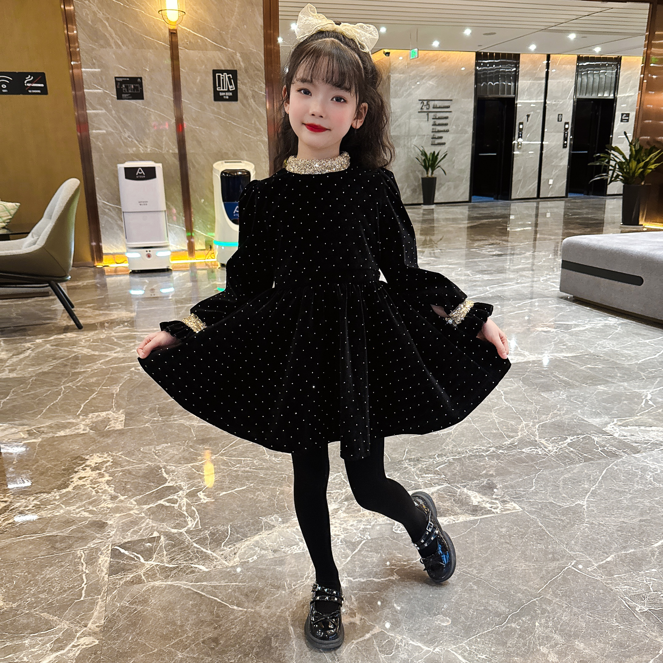 2025女童高级感烫钻blingbling公主裙 加绒加厚丝绒裙过年连衣裙