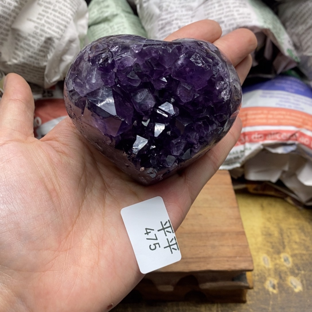 紫晶乌拉圭未镶嵌