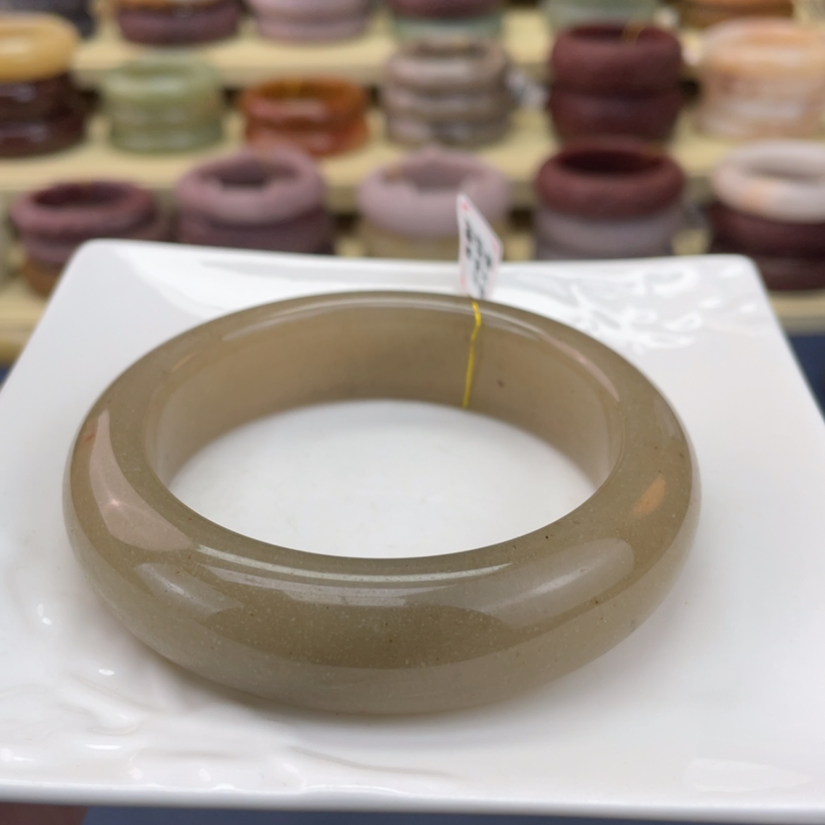 【闪购商品】石英质玉手镯未镶嵌