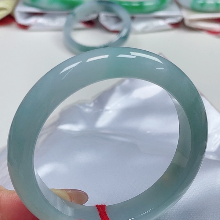 翡翠手镯未镶嵌缅甸翡翠