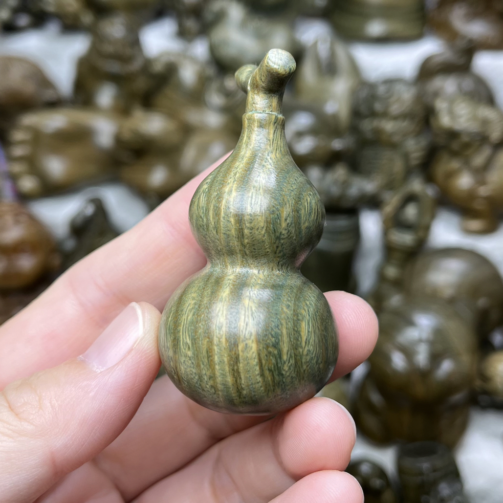 阿根廷绿檀竹节葫芦，高度5.8，可做手把件，钥匙扣