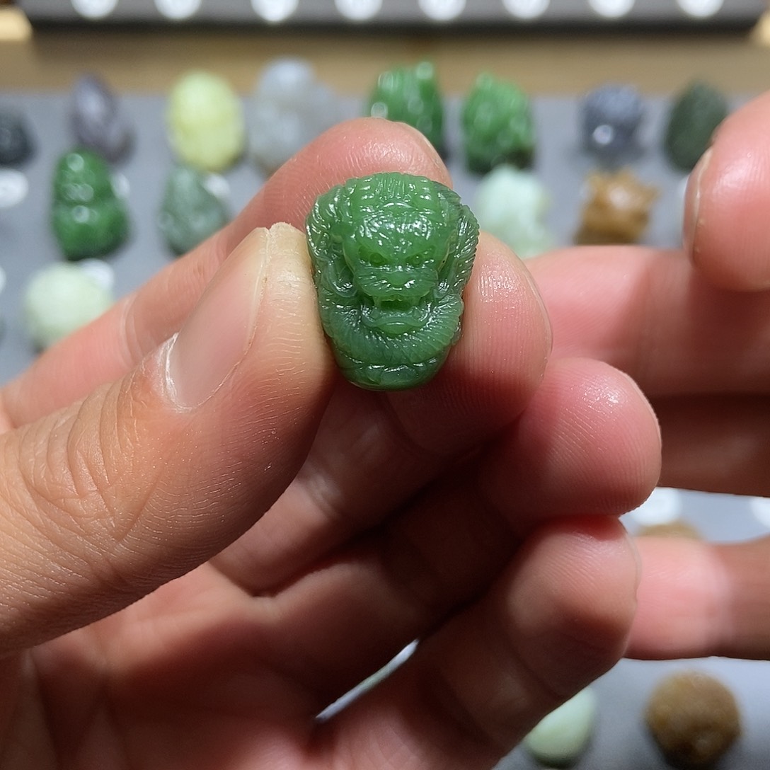 和田玉颈饰未镶嵌定制