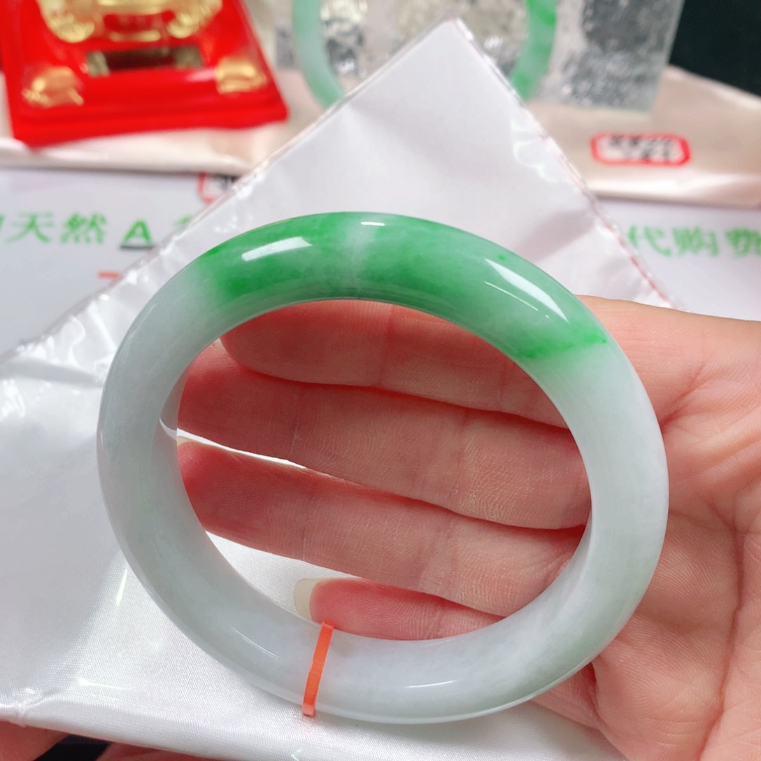 翡翠手镯未镶嵌   编号DH1226 正圈59