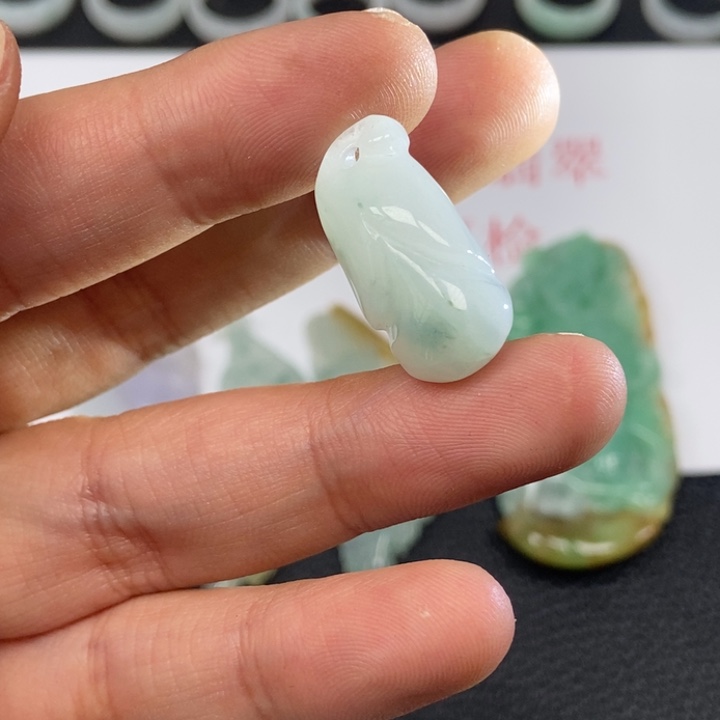 翡翠未镶嵌颈饰翡翠