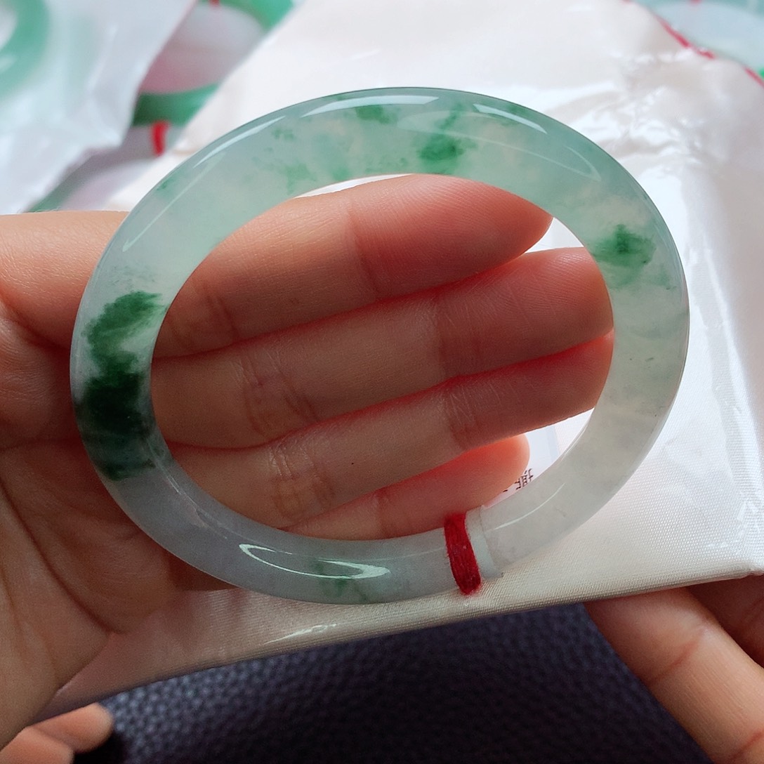 翡翠手镯未镶嵌56.5 起荧光 9.0✖️9.0