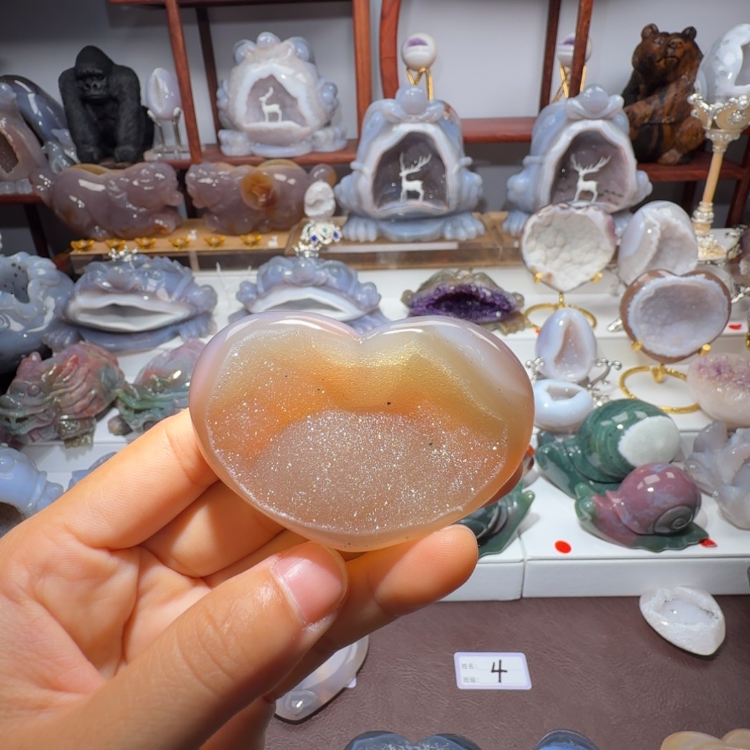 稀***9玛瑙/玉髓未镶嵌摆件