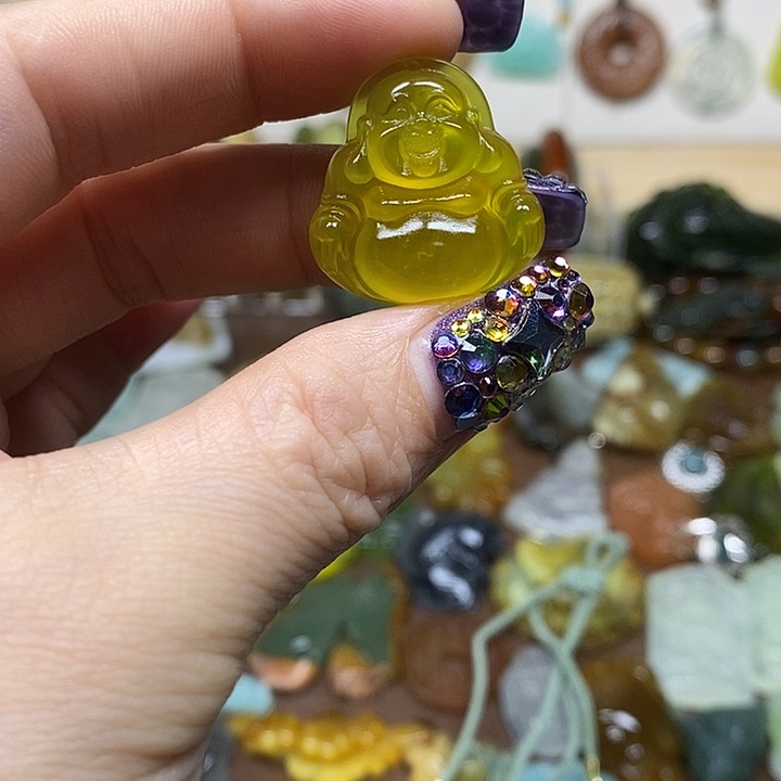 蛇纹石玉吊坠未镶嵌