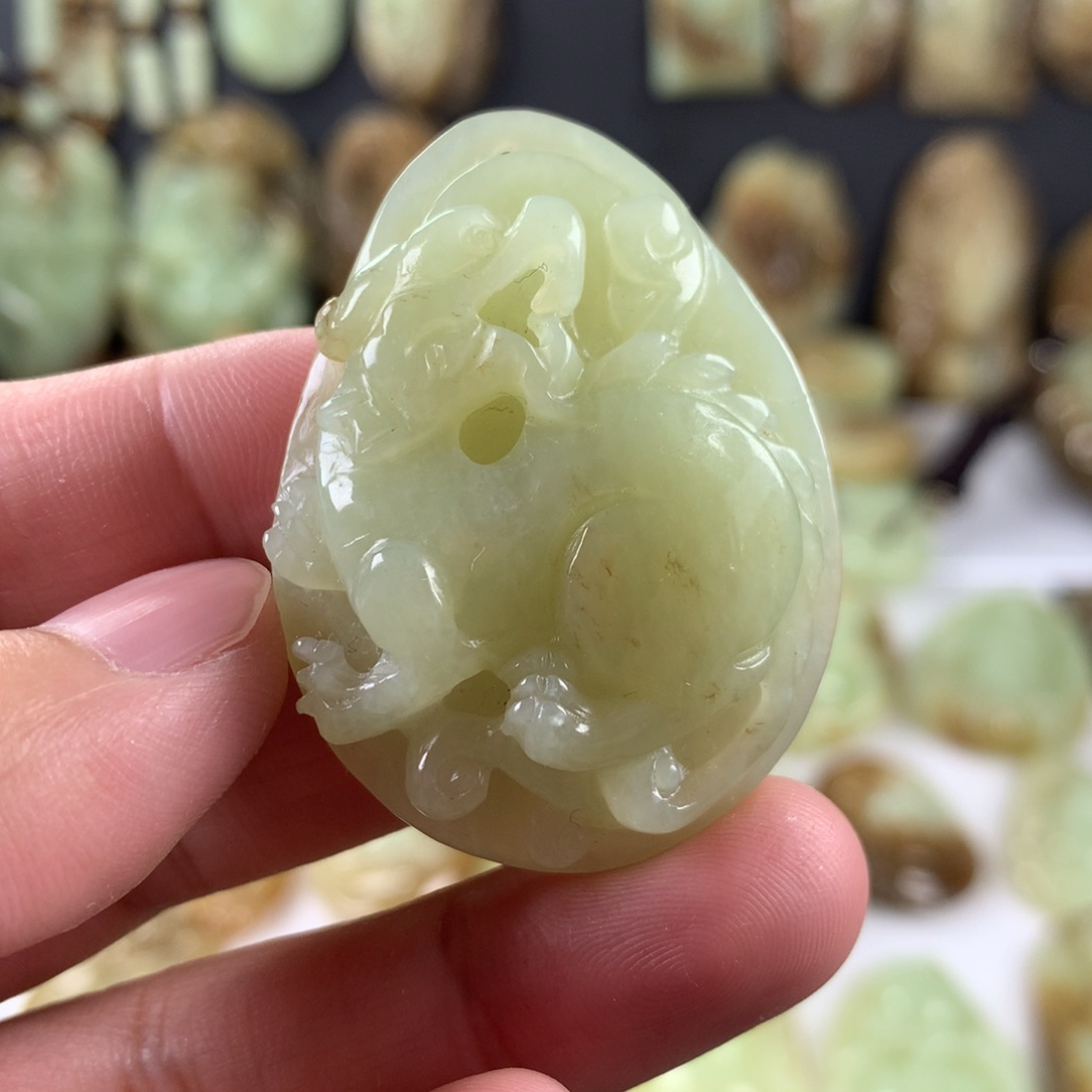 和田玉颈饰未镶嵌