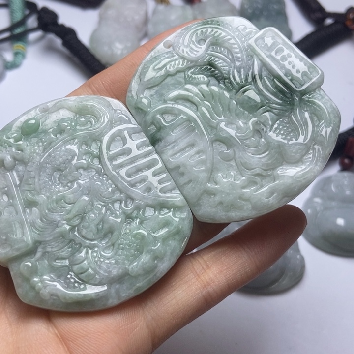 翡翠未镶嵌颈饰翡翠