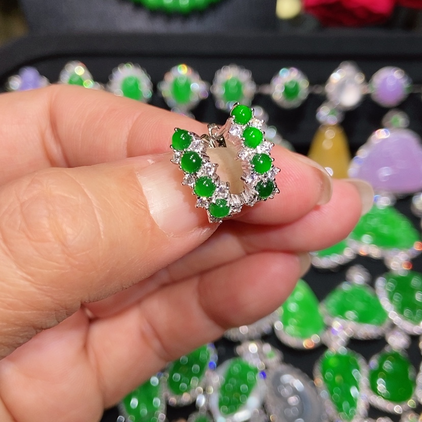 【闪购商品】翡翠耳饰未镶嵌天然翡翠