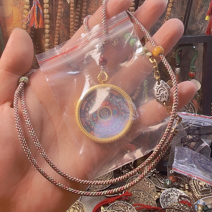 坦诚手绘卡卡一个福利出来脖挂