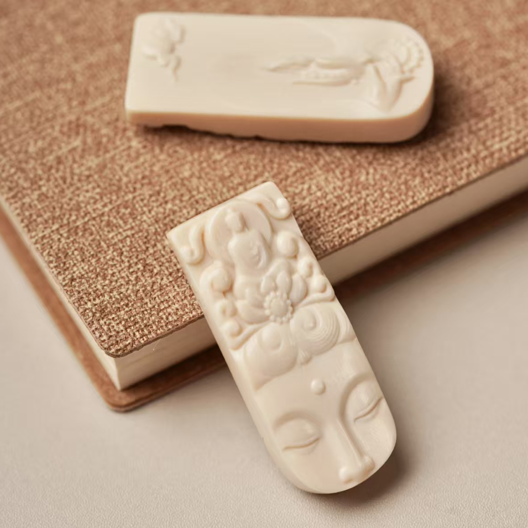 A342天然猛犸一心向佛吊坠约13.7*34*7.8mm随机一个支持鉴定