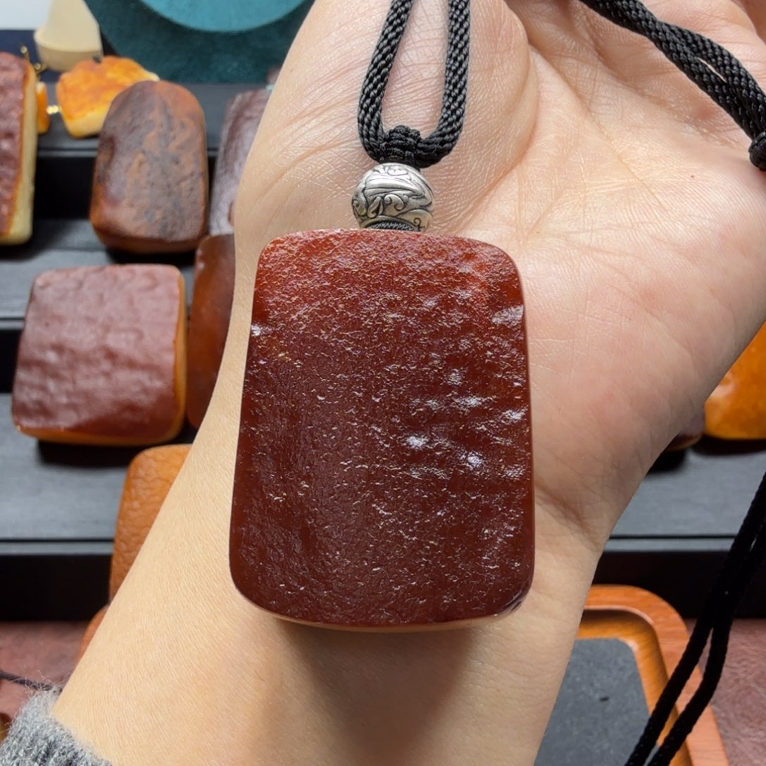 琥珀吊坠(赠链)未镶嵌