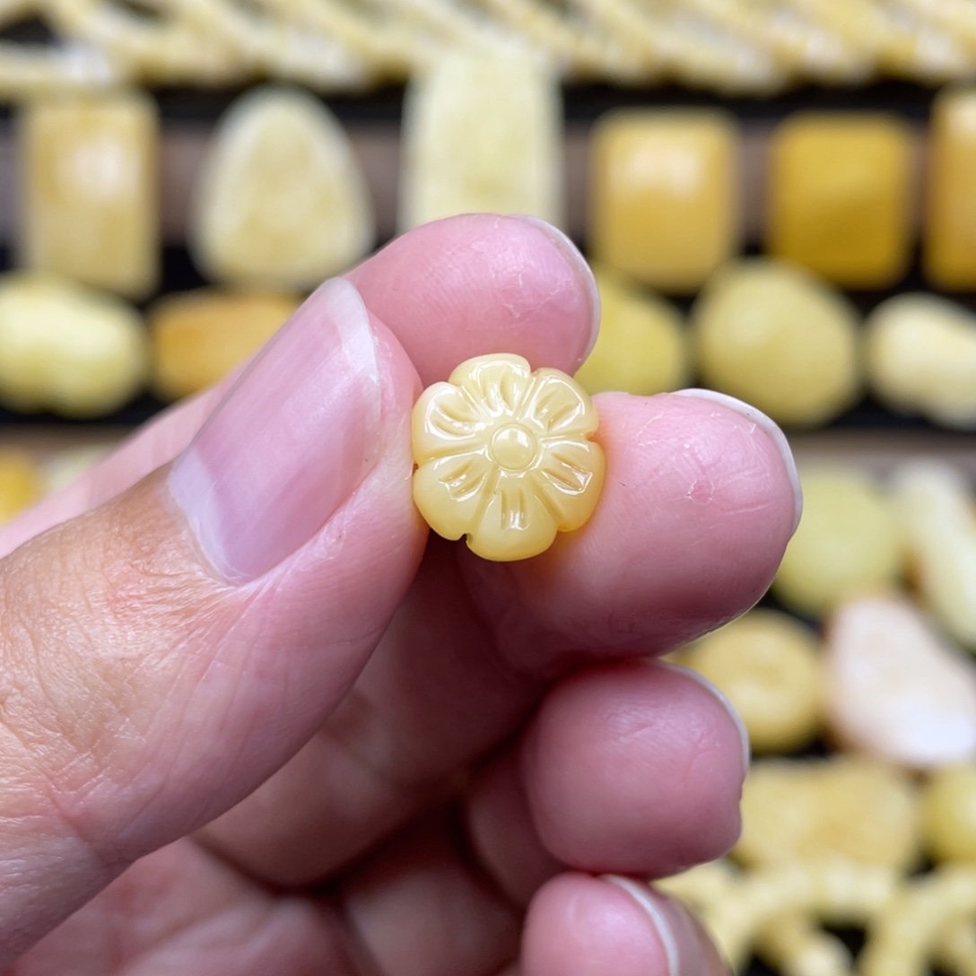 琥珀未镶嵌裸石琥珀蜜蜡