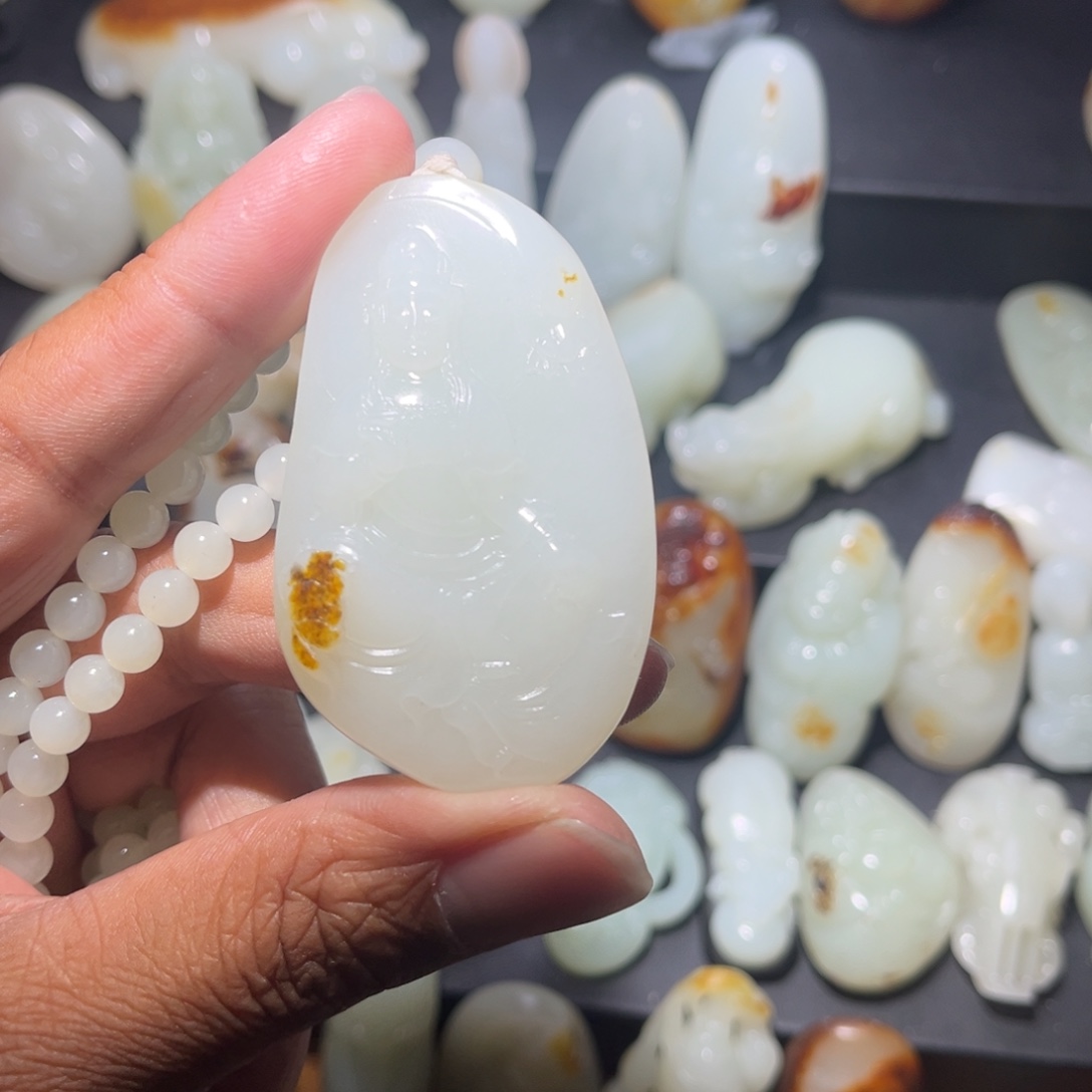 亮***剑和田玉未镶嵌颈饰