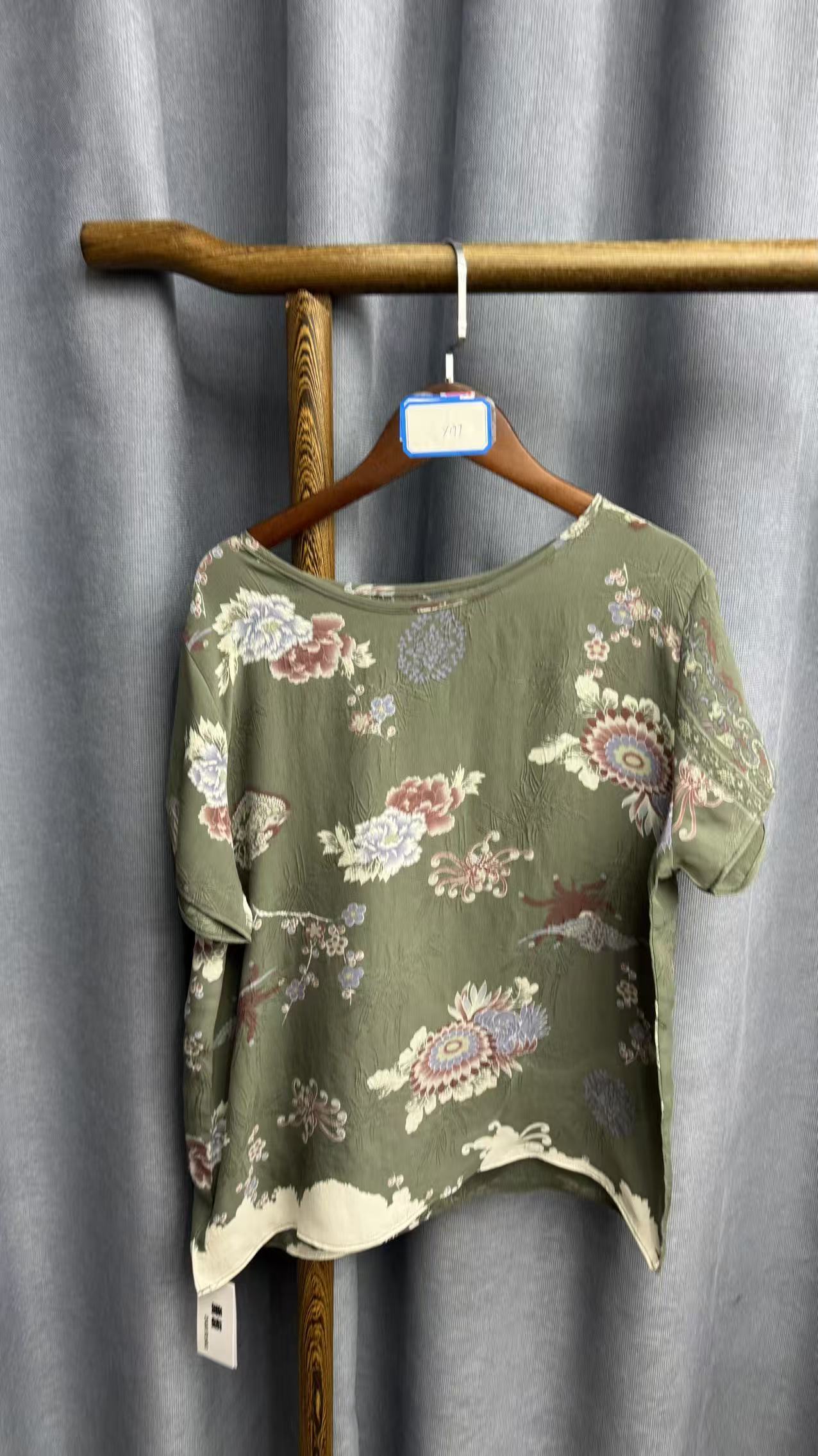 秋季新款休闲时尚圆领桑蚕丝短袖上衣女Y197