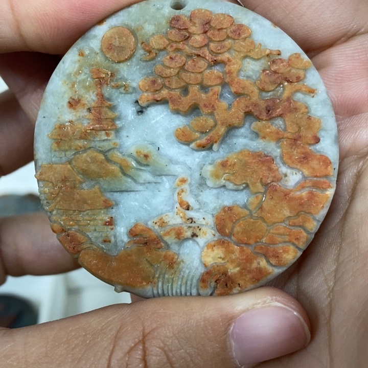 翡翠颈饰未镶嵌翡翠“毛货”