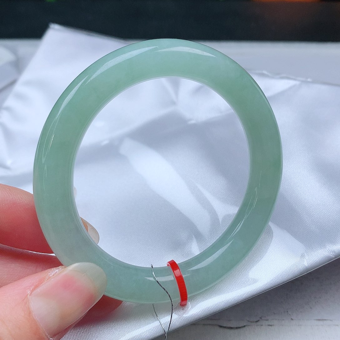 翡翠手镯未镶嵌53+圆