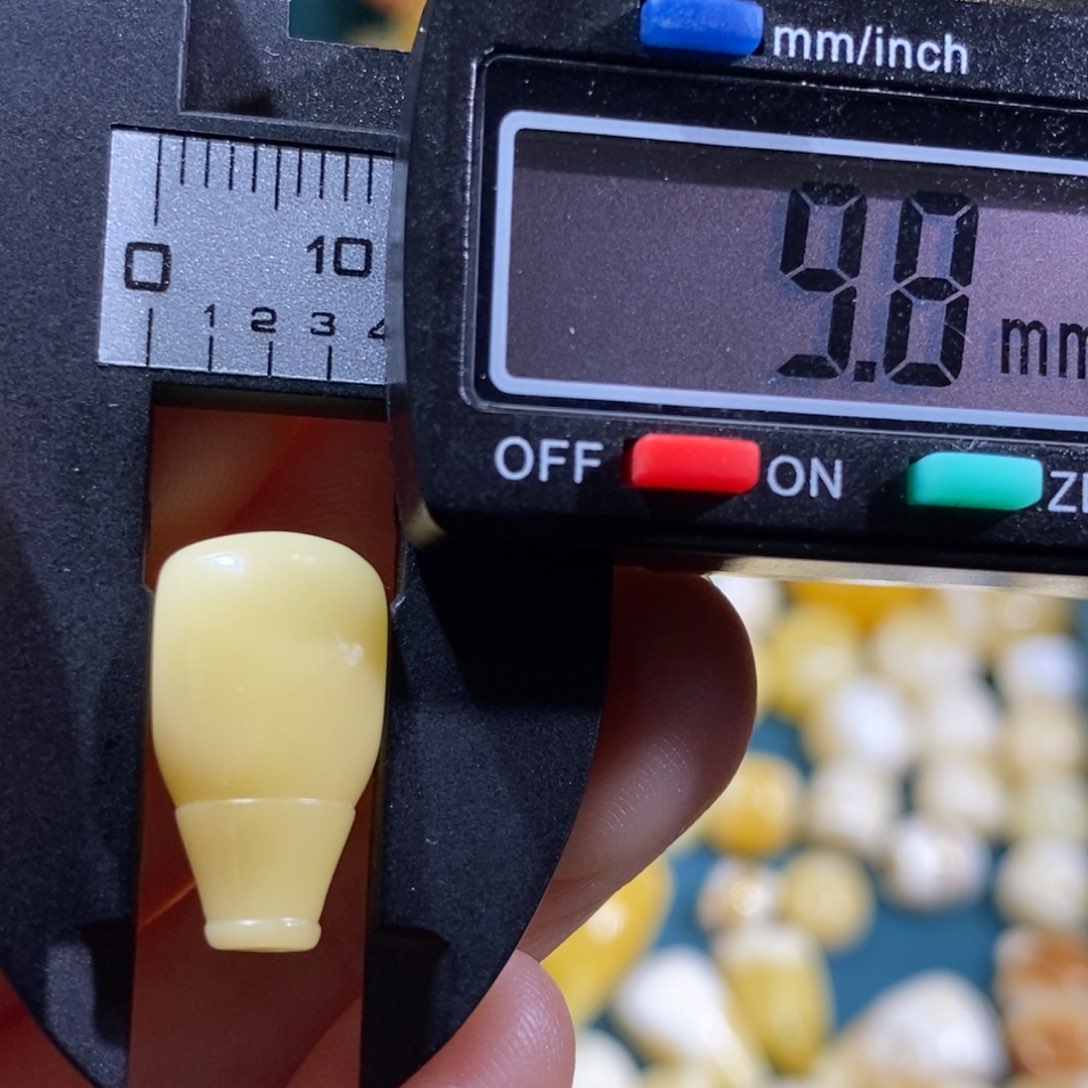 蜜蜡裸石未镶嵌配饰