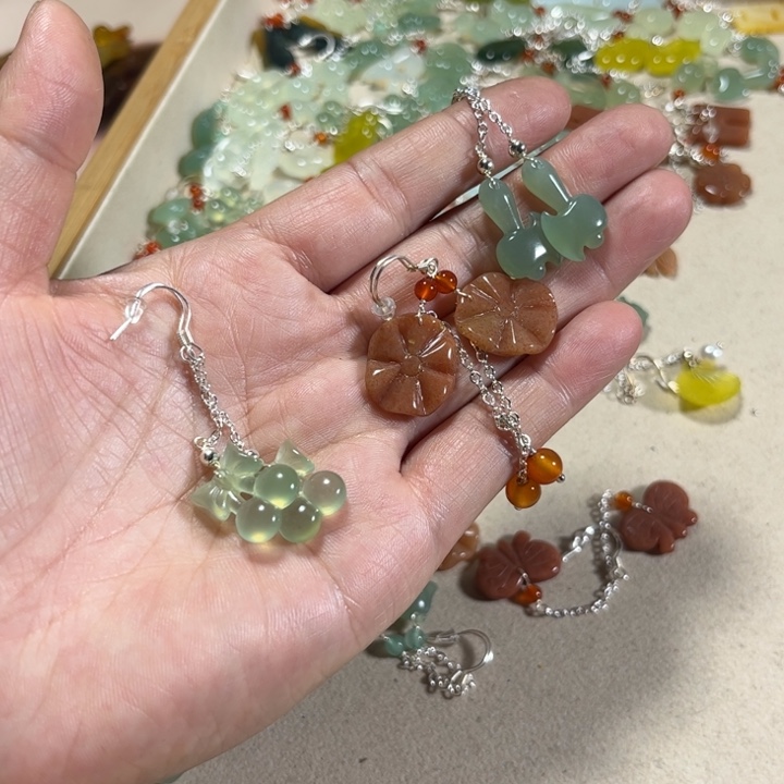 蛇纹石玉耳饰未镶嵌