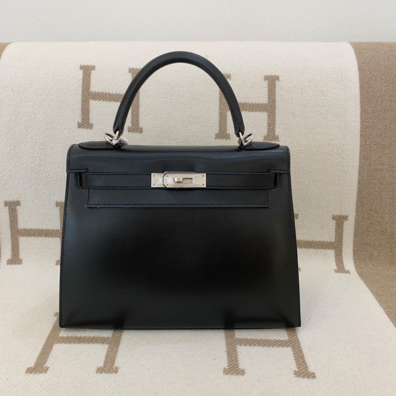 99新 Hermes/爱马仕 kelly 28 框Q box  黑色 手提包jd0205a0 