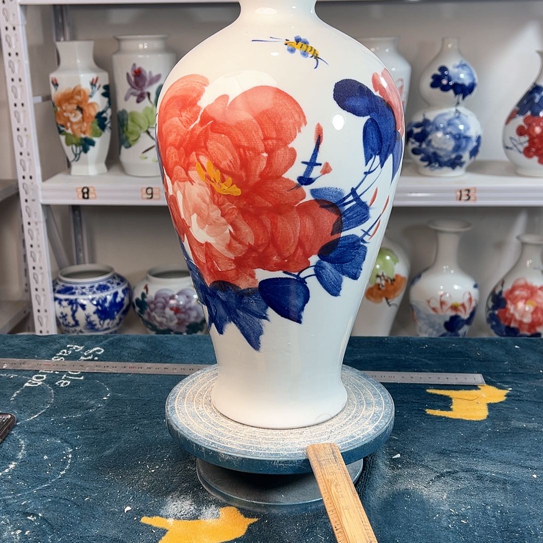 摆件景德镇陶瓷梅红牡