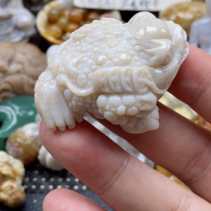 硅化珊瑚（珊瑚玉）颈饰未镶嵌