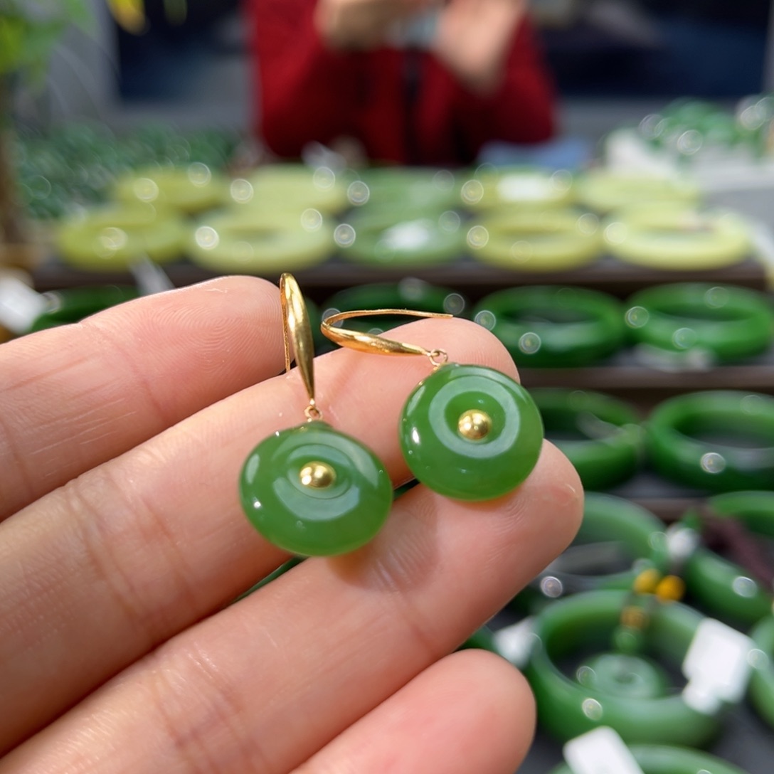 和田玉（碧玉）耳饰18K金镶嵌