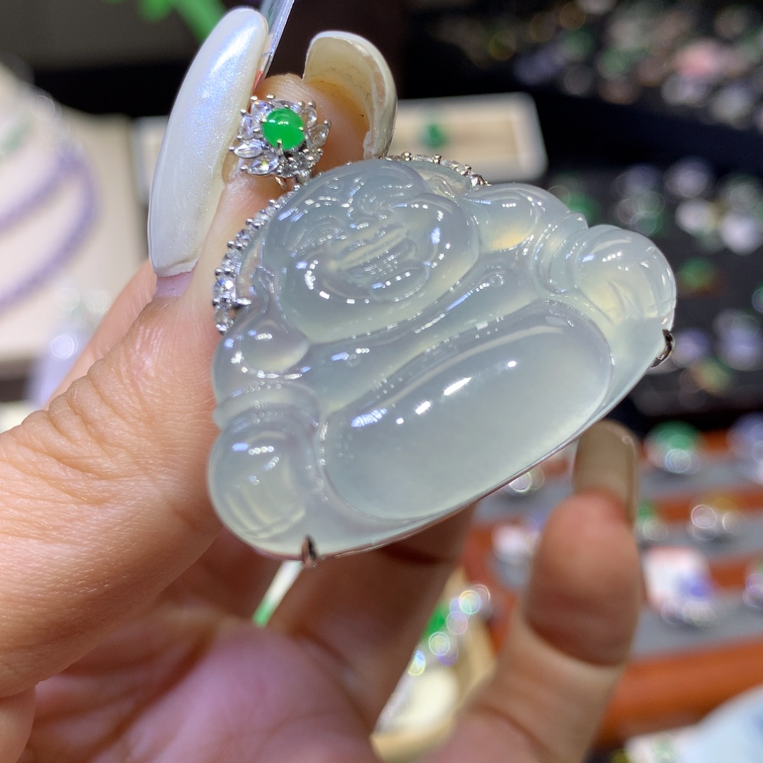 翡翠18K金镶嵌颈饰