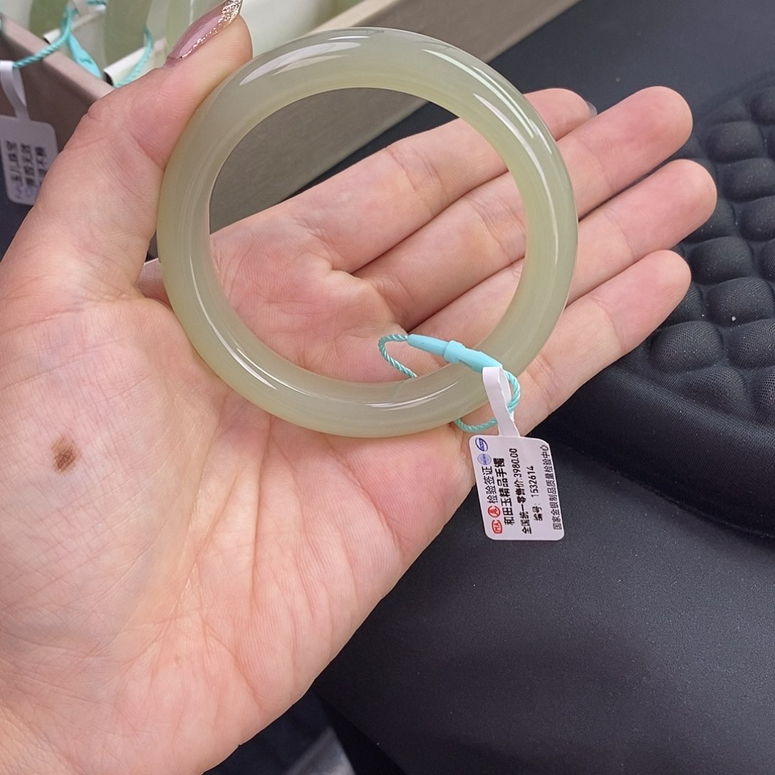 和田玉未镶嵌珠宝奇石56.57