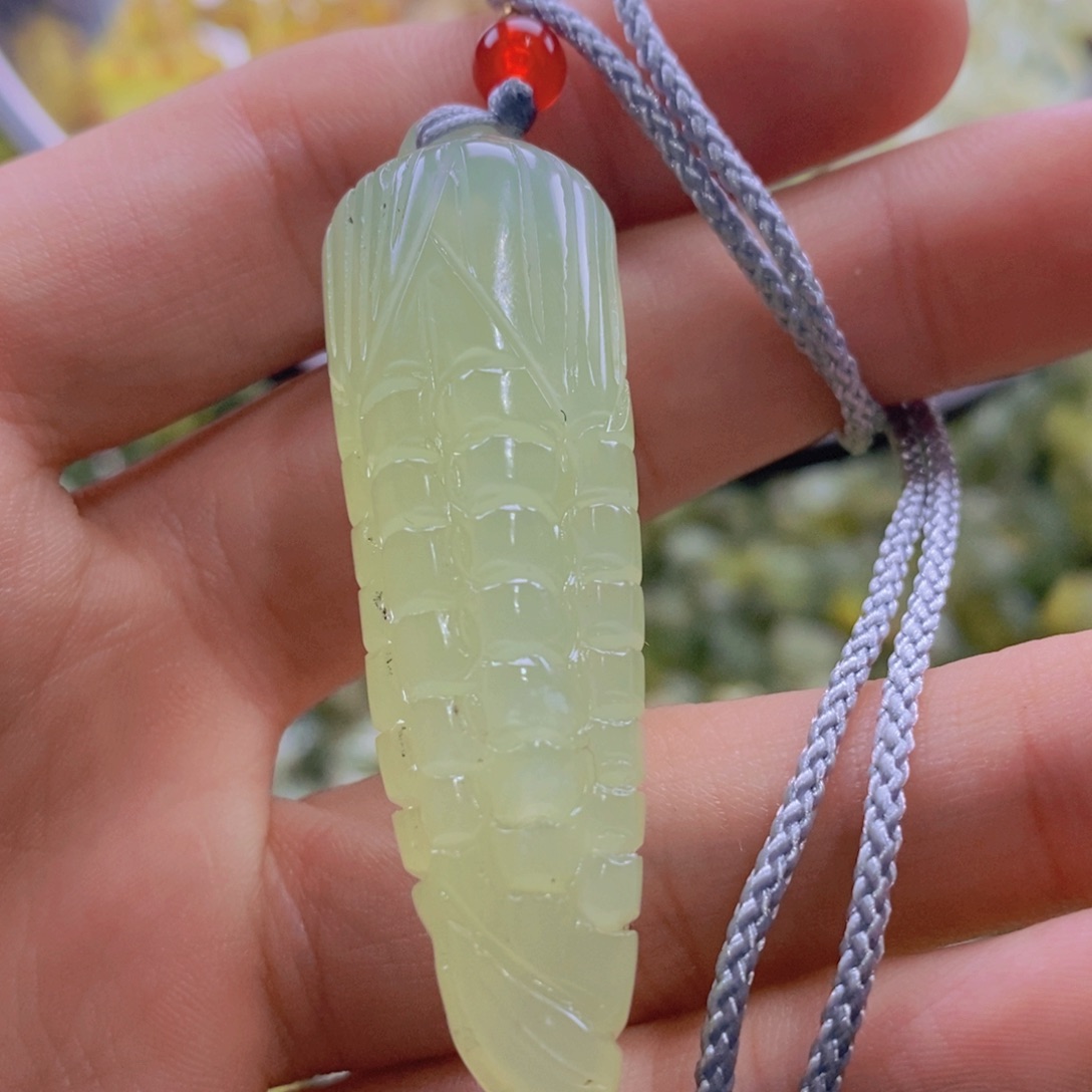 蛇纹石玉吊坠未镶嵌