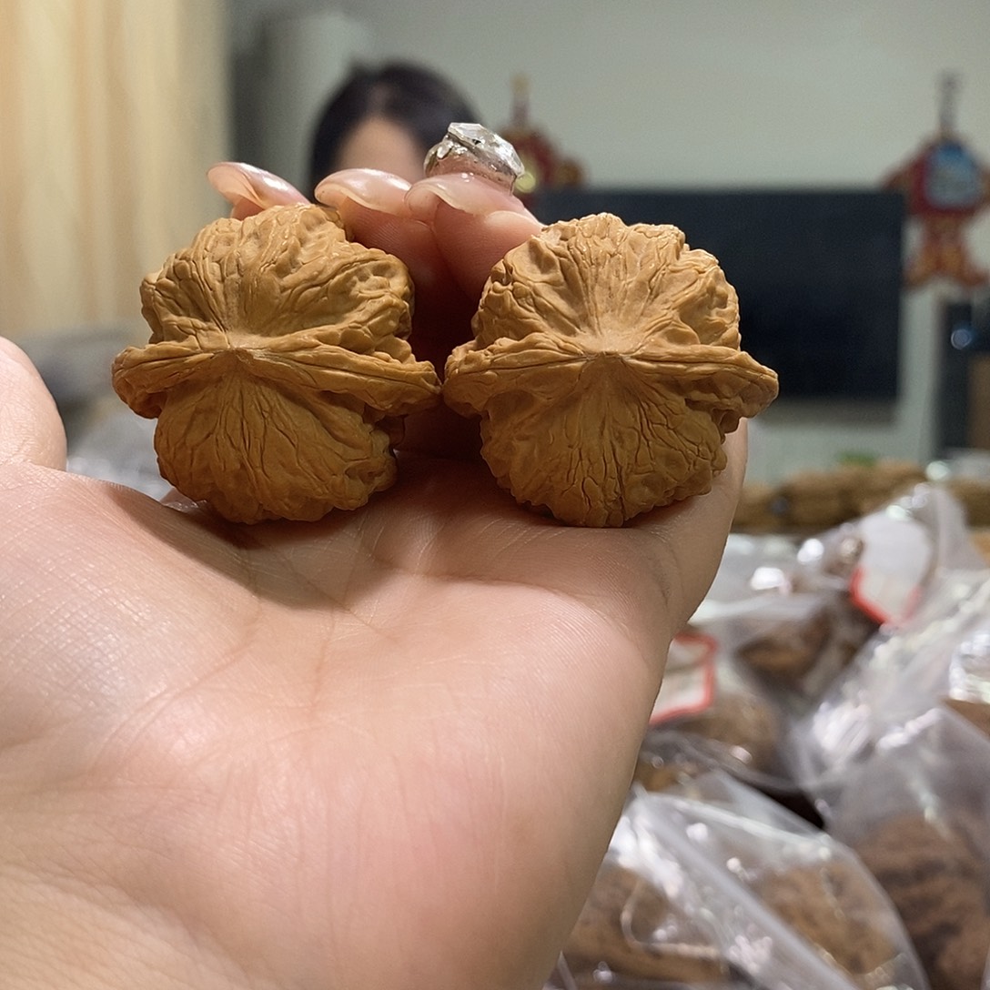 把件文玩核桃38刘老四尖有伤