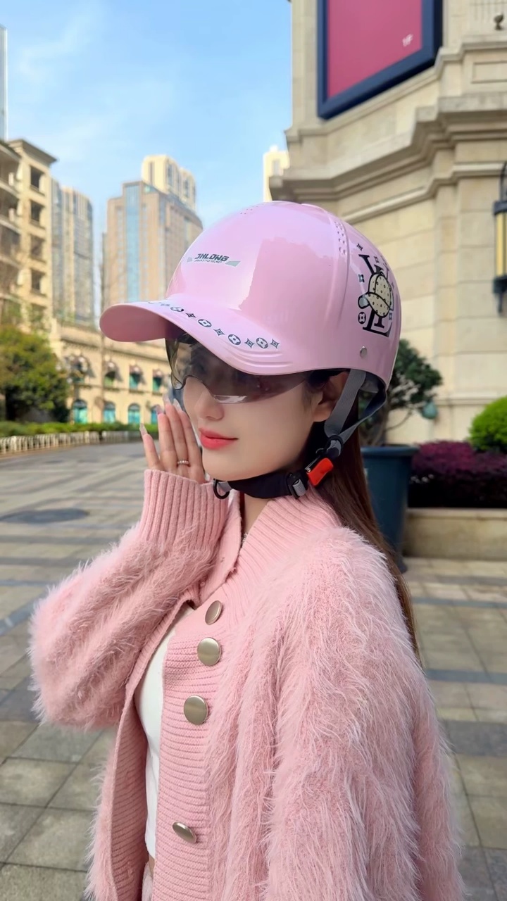 高颜值耐摔鸭舌头盔