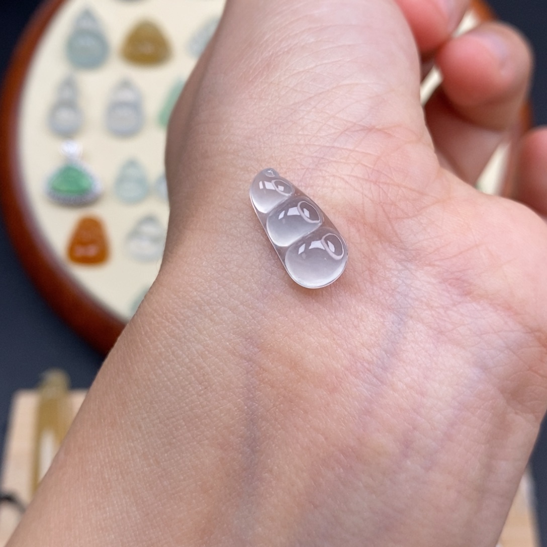 翡翠颈饰未镶嵌豆子