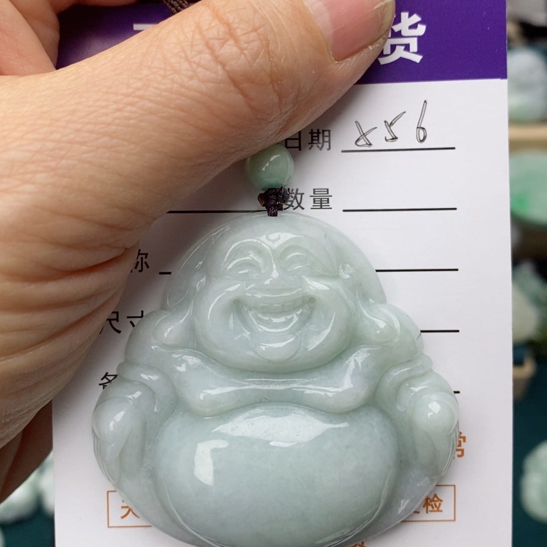 翡翠颈饰未镶嵌佛公