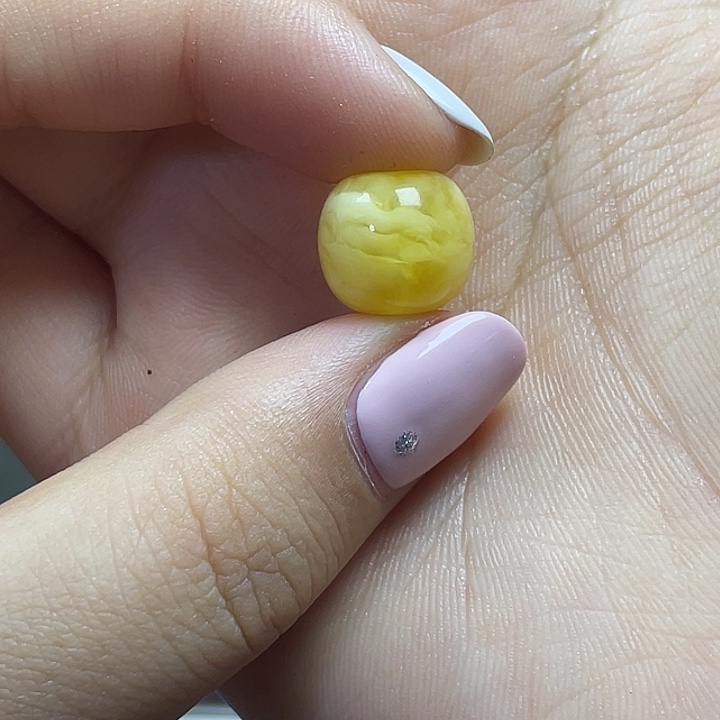 ****烎琥珀未镶嵌珠宝奇石