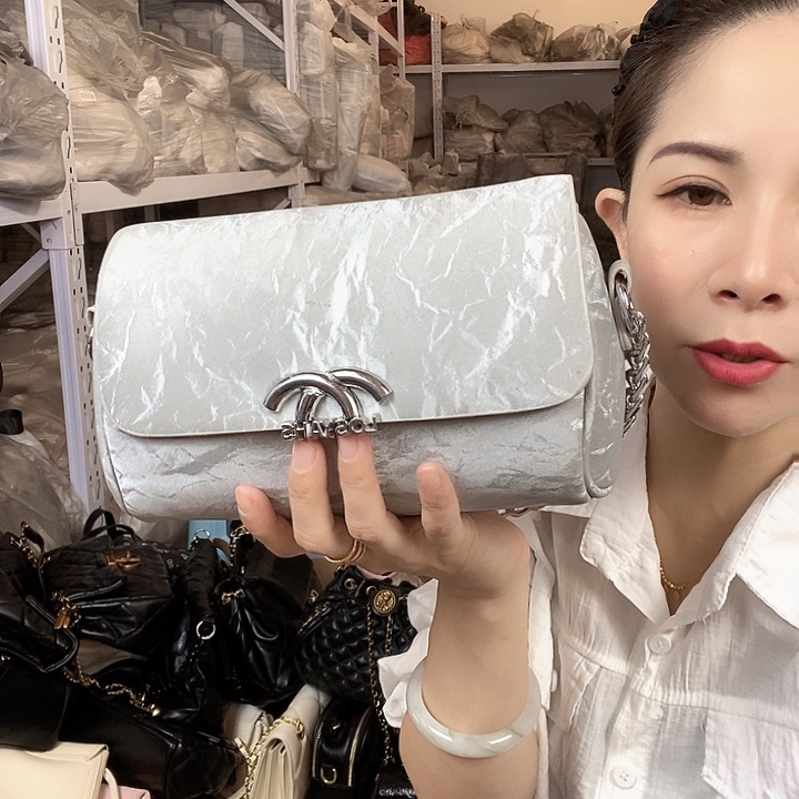 蚕丝小牛剖层皮革PU