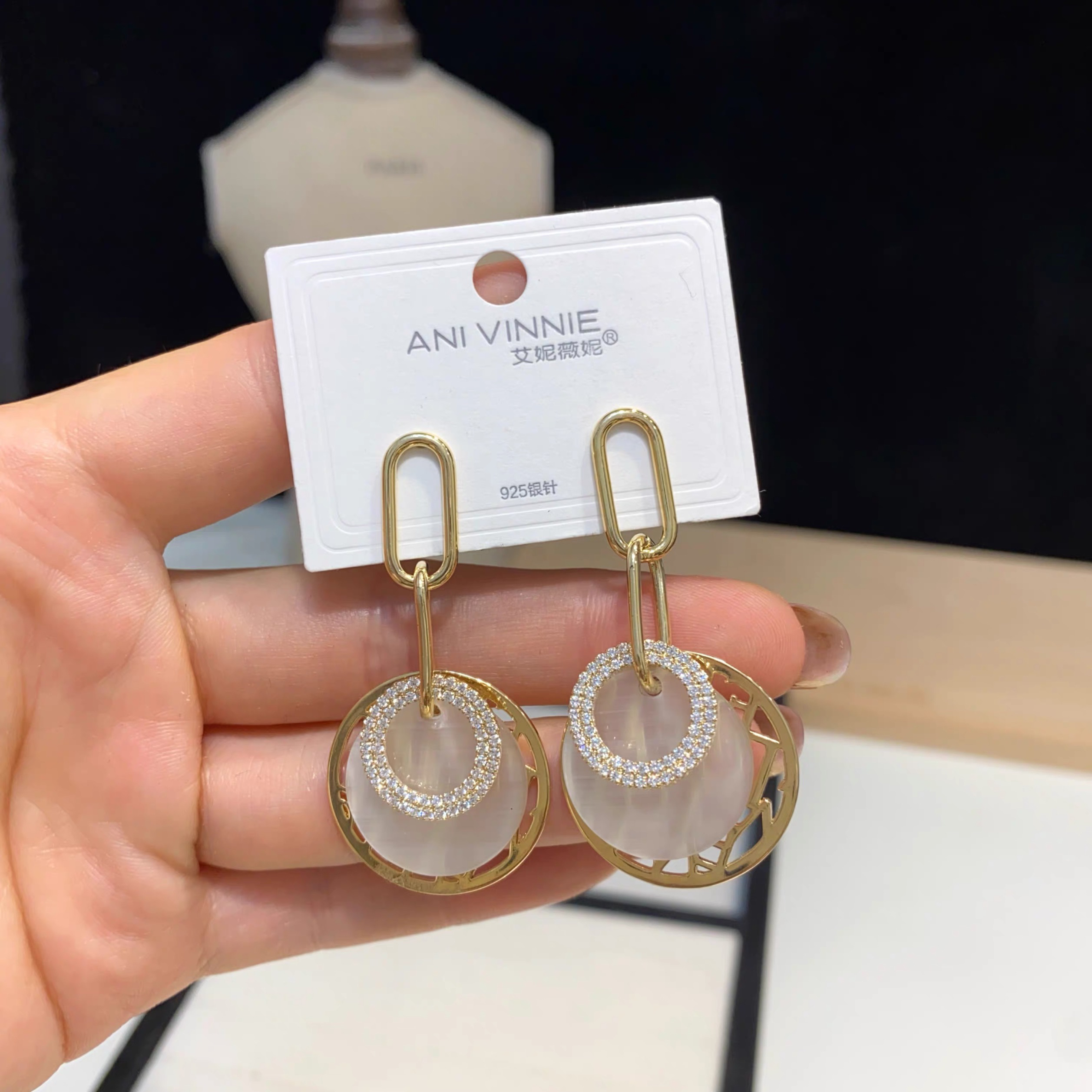 铜合金贝壳耳饰 银针小众设计感高级气质法式耳环