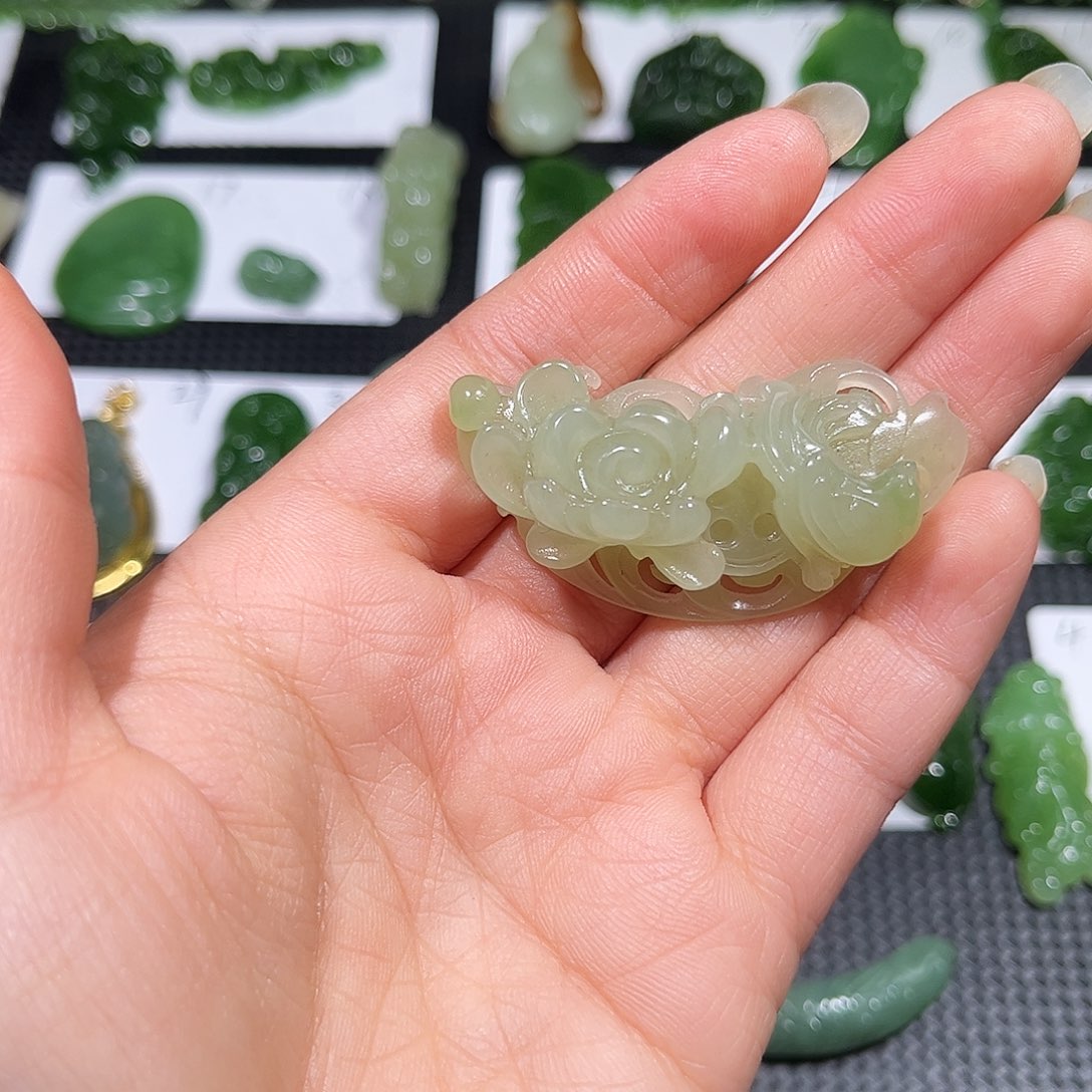 和田玉未镶嵌颈饰