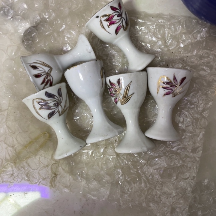 其他盘子碗砂锅都有