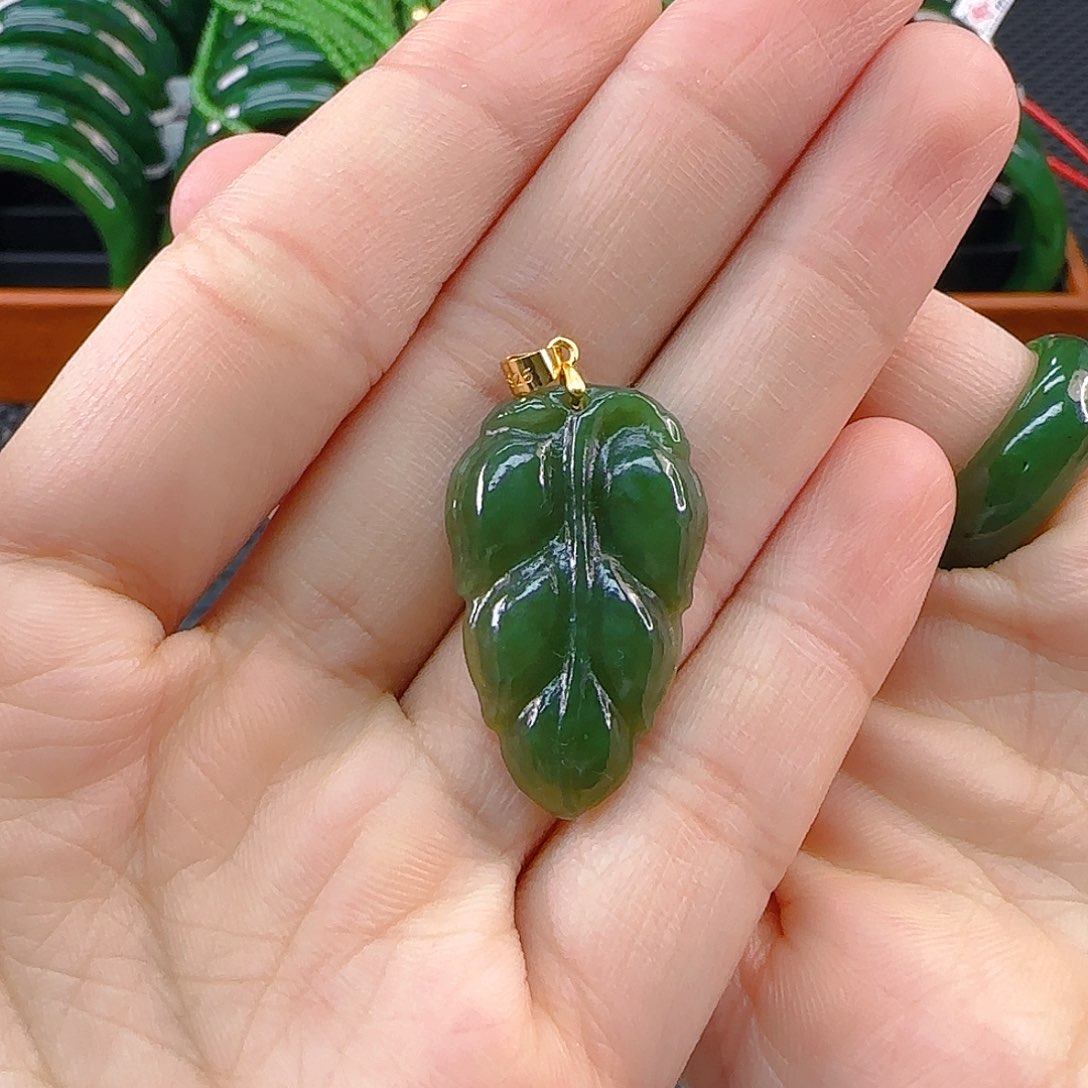 颈饰银S925镶嵌和田玉碧玉大叶子吊坠卡30