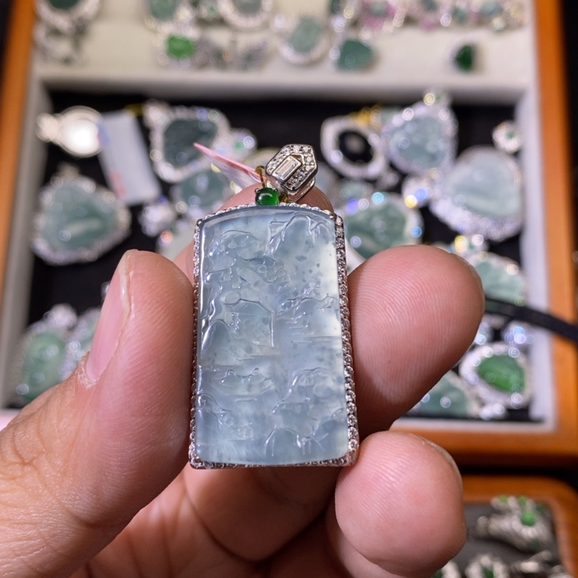 【闪购商品】翡翠颈饰银S925镶嵌小**乖天然