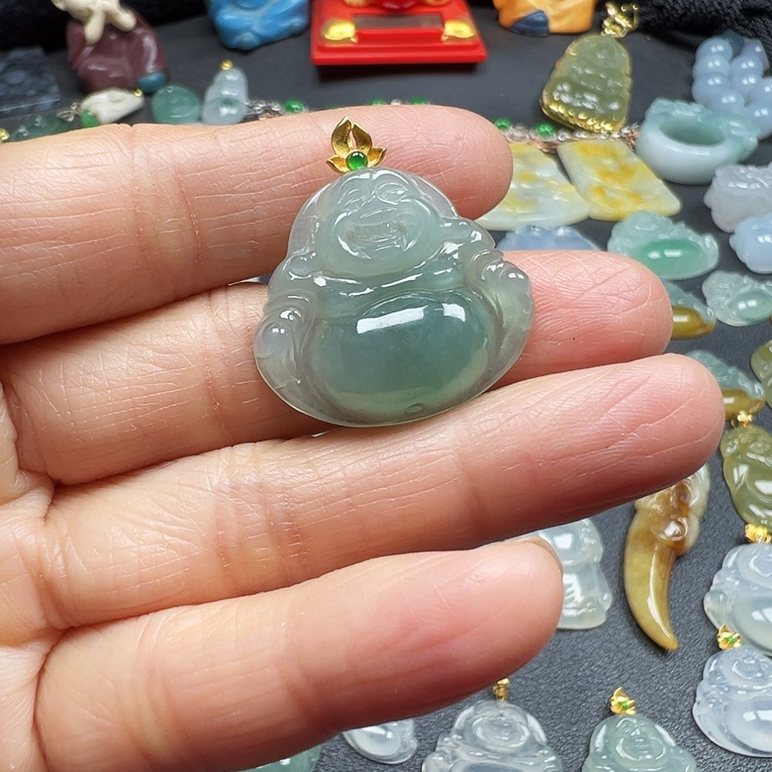 翡翠18K金镶嵌颈饰