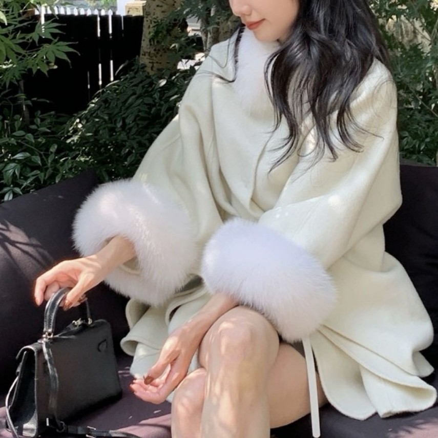 高级羊毛斗篷大衣真毛领2024秋冬新款韩版披肩双面羊毛呢外套